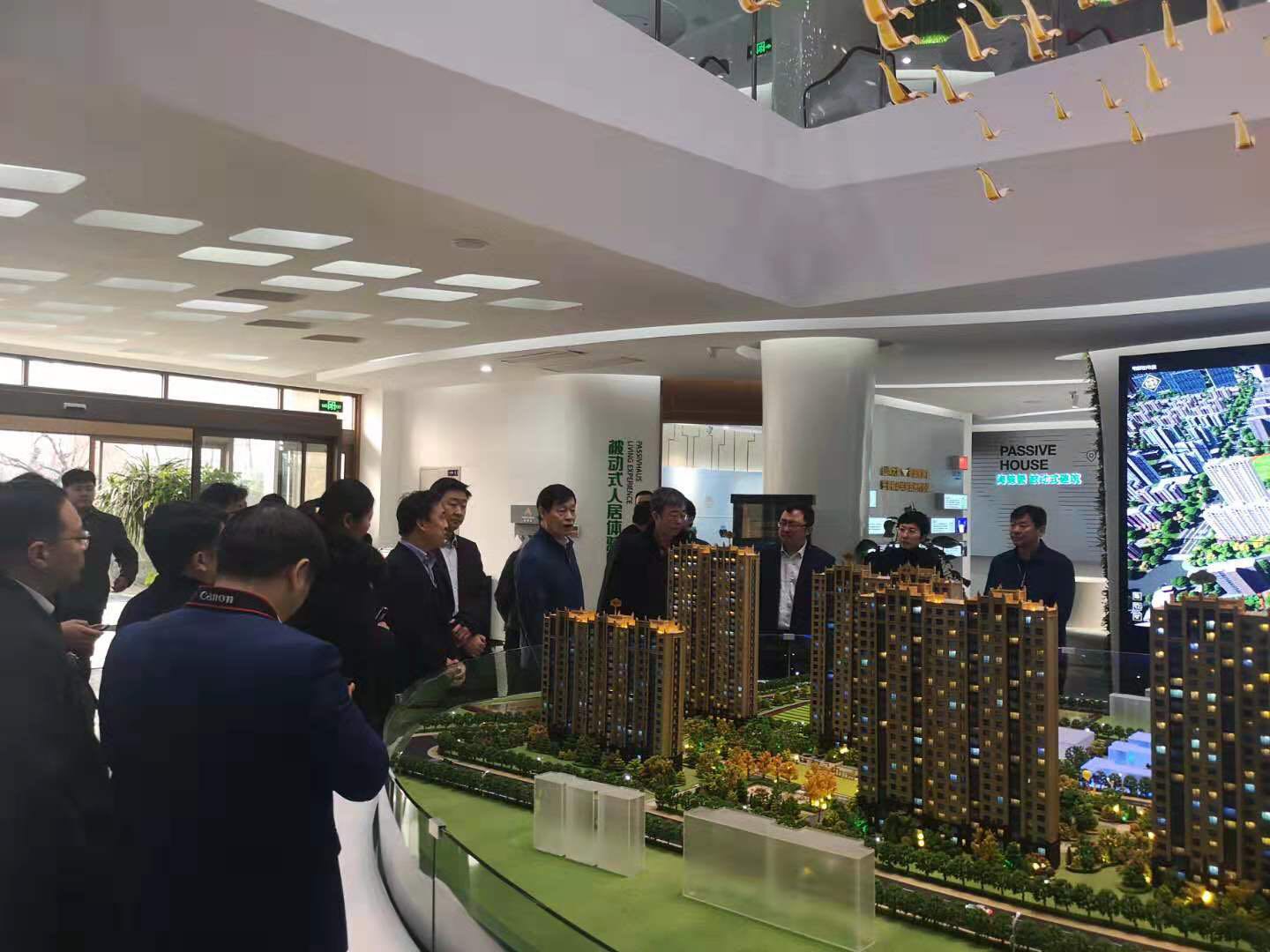 住建部總工程師、中國(guó)房地產(chǎn)協(xié)會(huì)副會(huì)長(zhǎng)、秘書長(zhǎng)陳宜明蒞臨海德堡被動(dòng)式住宅項(xiàng)目考察指導(dǎo)工作!